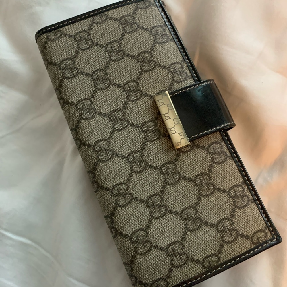 Gucci monogram wallet
